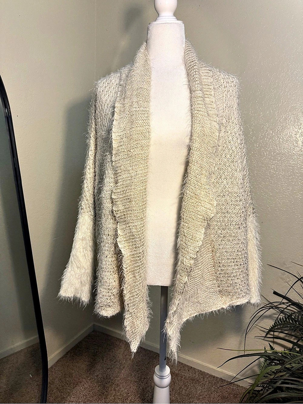 Jessica Simpson Open Front Cardigan in Cream Size Small Like New